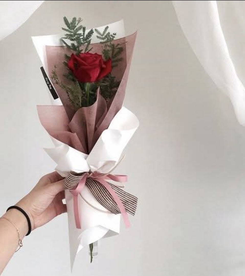 A single-flower bouquet in Korean style.