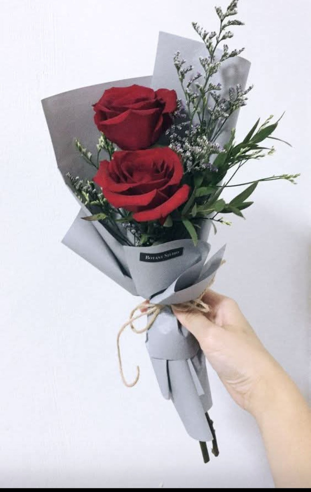 A single-flower bouquet in Korean style.