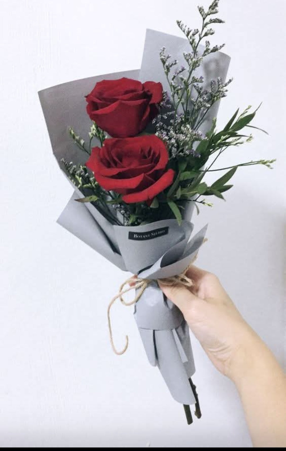 A single-flower bouquet in Korean style.