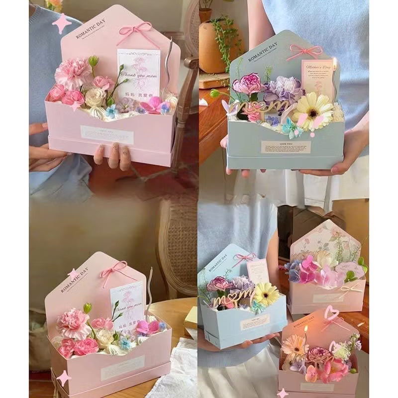 Elegant and cute envelope-shaped flower box/bag