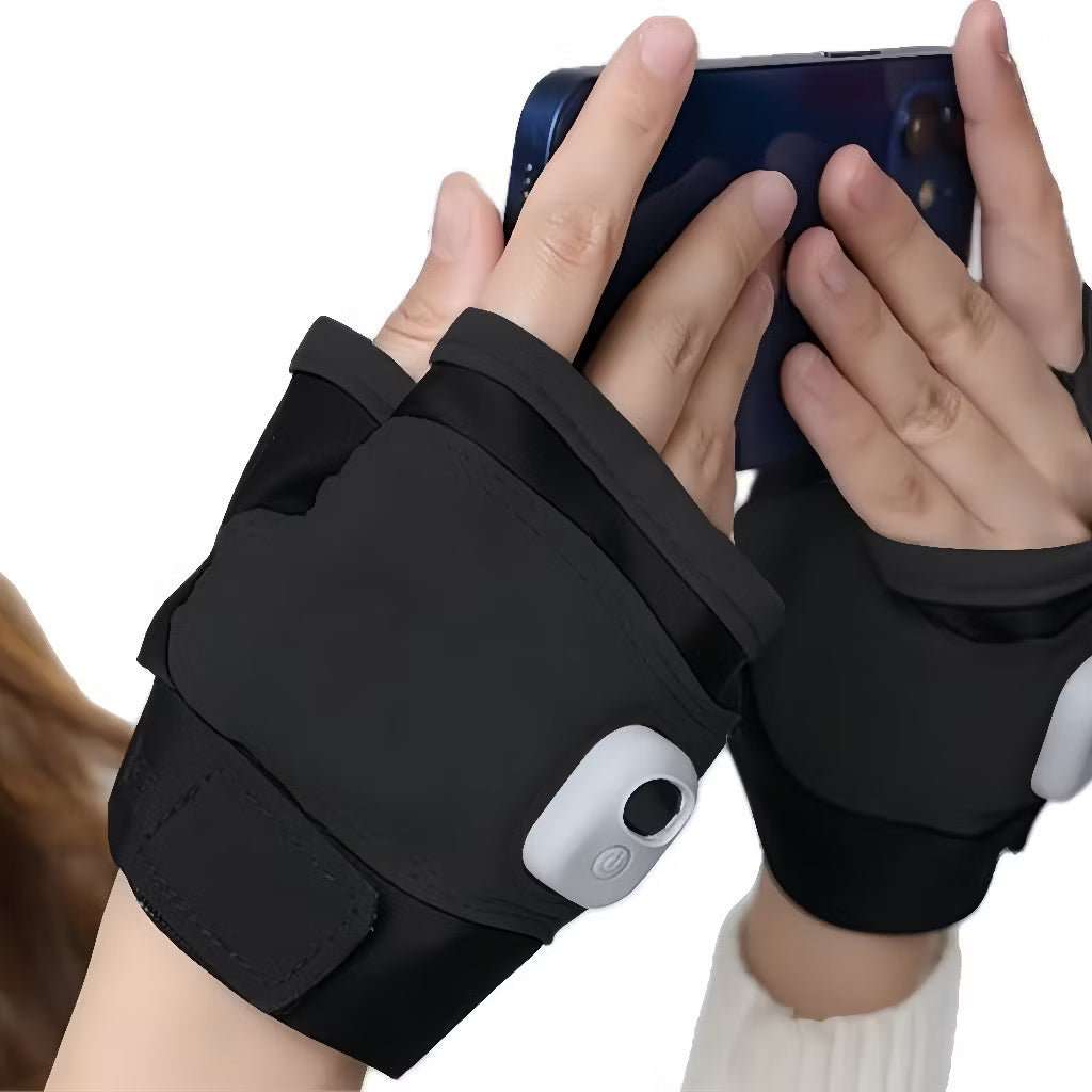 Electric heated gloves in winter are easy to operate