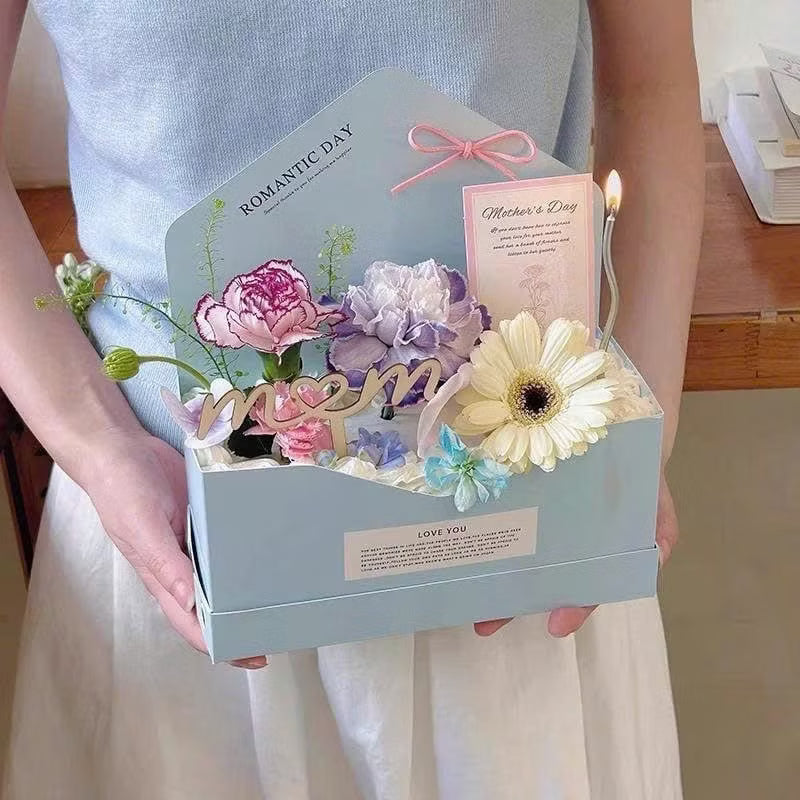 Elegant and cute envelope-shaped flower box/bag