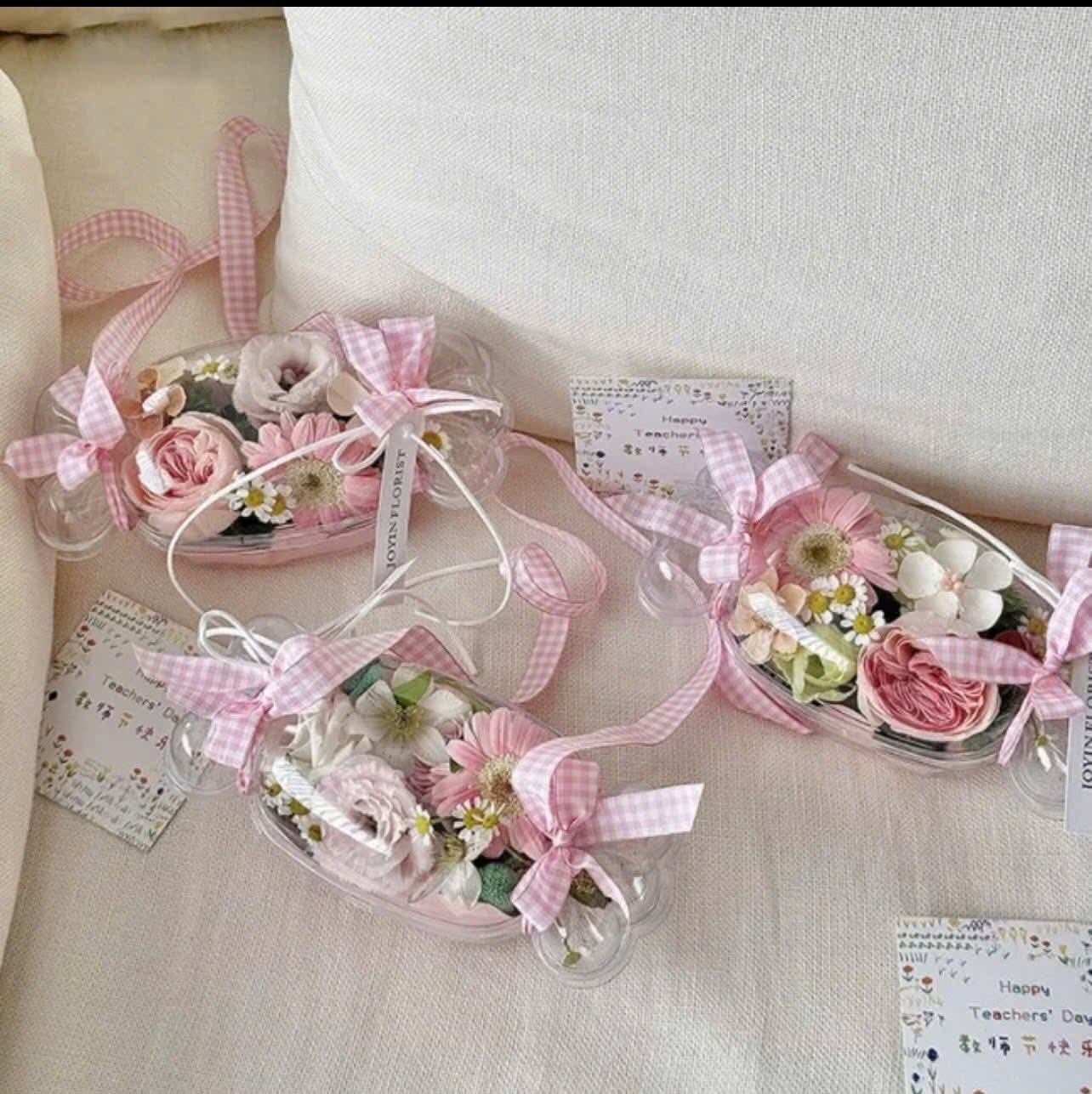 Flower samples for customers.